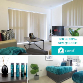 Tudors eSuites Apartment with 3 Beds Balcony & Private Parking